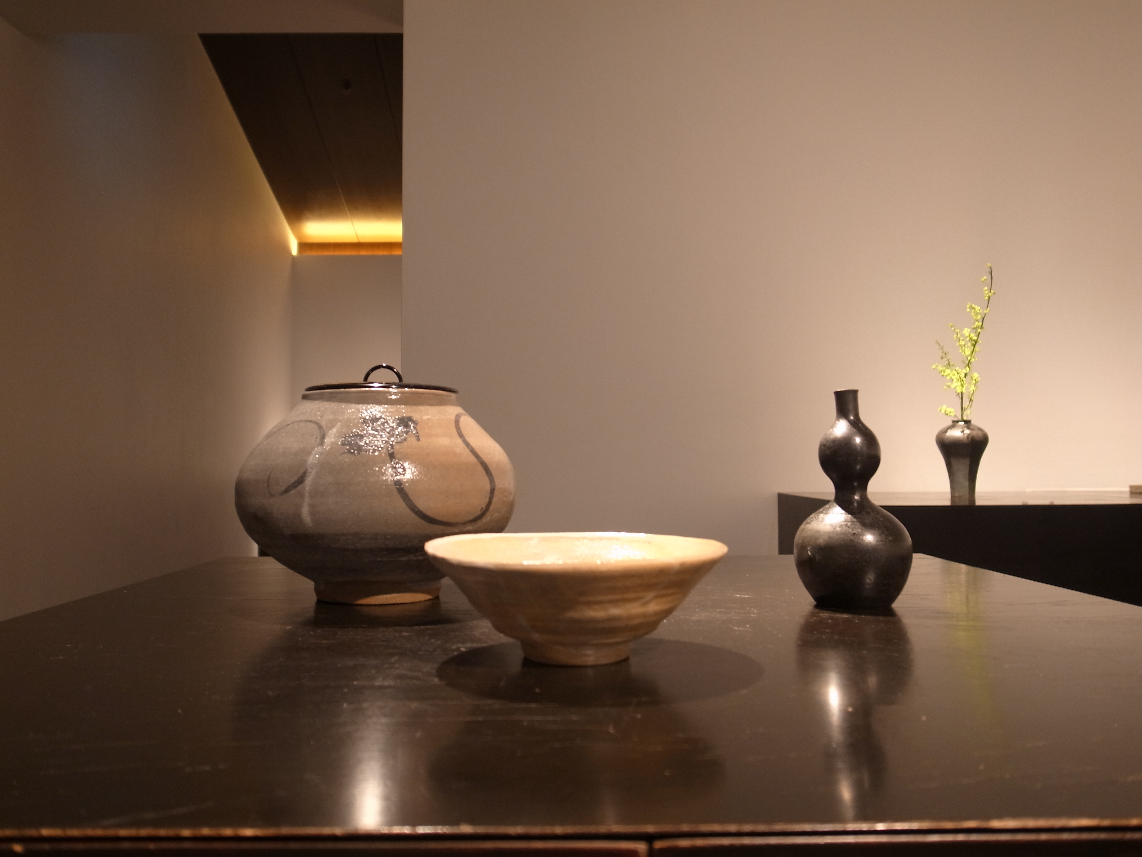 日本美術　矢野直人　黒唐津　花生　面取壺　美品　共箱　共布　本物保証 矢野直人 展 唐津・名護屋より ご報告 | 柿傳ギャラリー