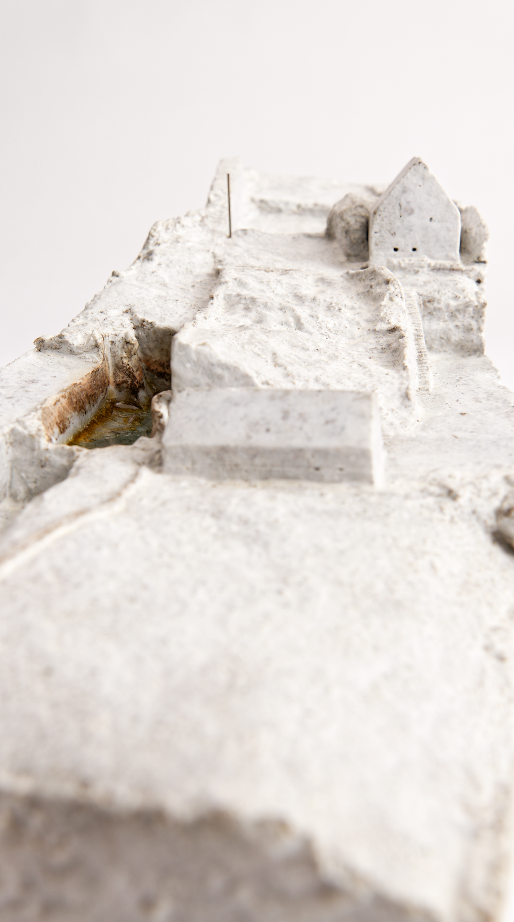 川崎 毅 遺作展 ー夢の街と白い器ー　令和7年7月5日(土)～7月10日(木)／柿傳ギャラリー