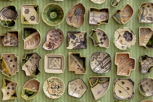 安洞雅彦 豆向付1000客 展 ー愛情出品 安藤友紀ー 令和5年6月23日(金)～6月28日(水)／柿傳ギャラリー