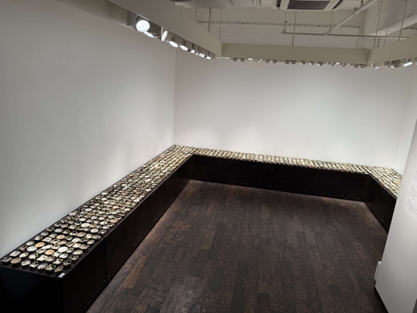 安洞雅彦 豆向付1000客 展 ー愛情出品 安藤友紀ー　令和8年2月10日(火)～2月15日(日)／柿傳ギャラリー