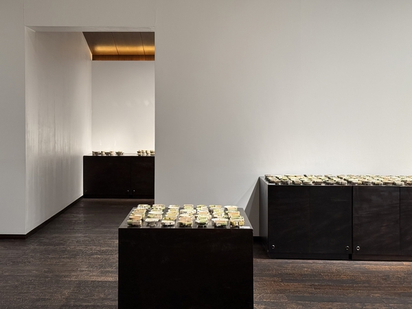 安洞雅彦 豆向付1000客 展 ー愛情出品 安藤友紀ー　令和8年2月10日(火)～2月15日(日)／柿傳ギャラリー