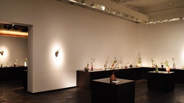 第8回 器と花の出会い展 ～挿花協力 淡斎茶花研究会～ ご報告 | 柿傳